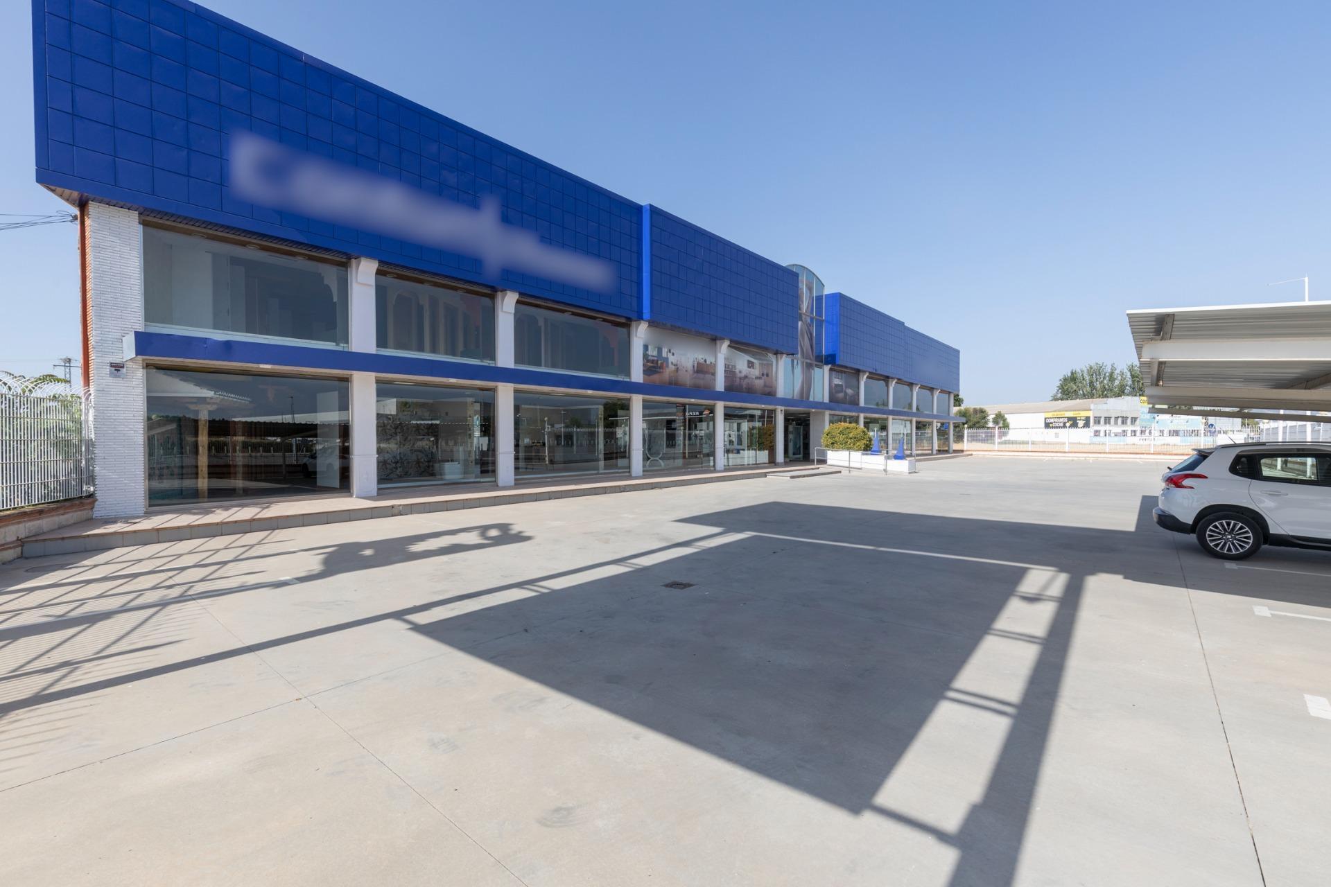 Local commercial dans Santa Fe, Granada à vendre Photo de l’immeuble– Image 1 sur 34
