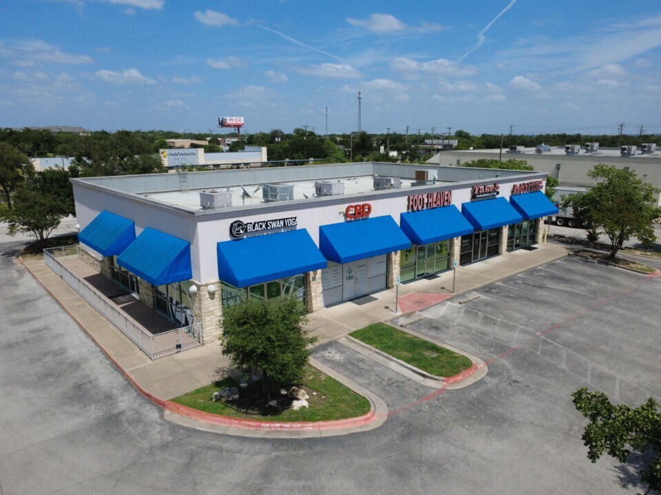 1050 N Lakeline Blvd, Cedar Park, TX à louer Photo de l’immeuble– Image 1 sur 5