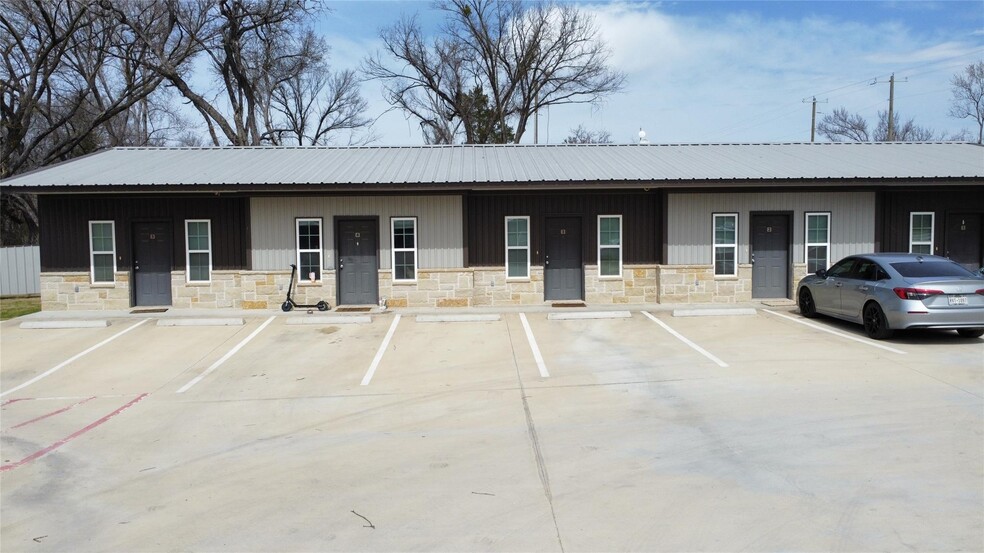 217 Price Ln, Weatherford, TX à vendre - Photo de l’immeuble – Image 2 sur 23