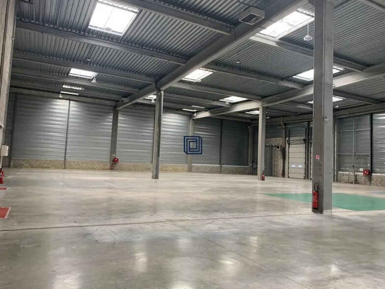 Industriel/Logistique dans Combs-la-Ville à louer - Photo intérieure – Image 1 sur 5