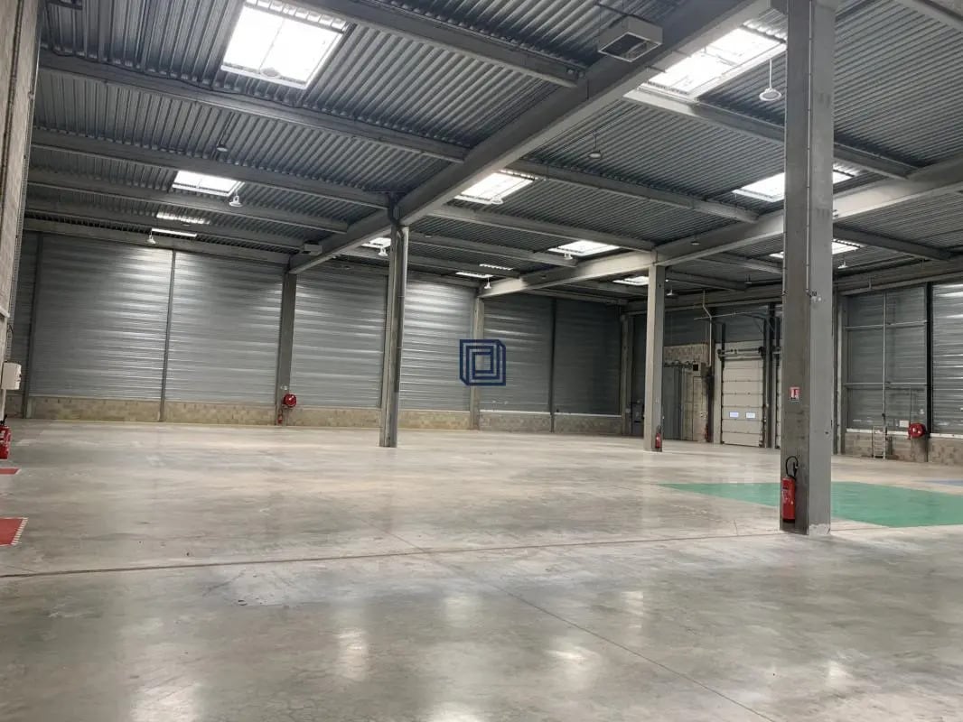 Industriel/Logistique dans Combs-la-Ville à louer Photo intérieure– Image 1 sur 6