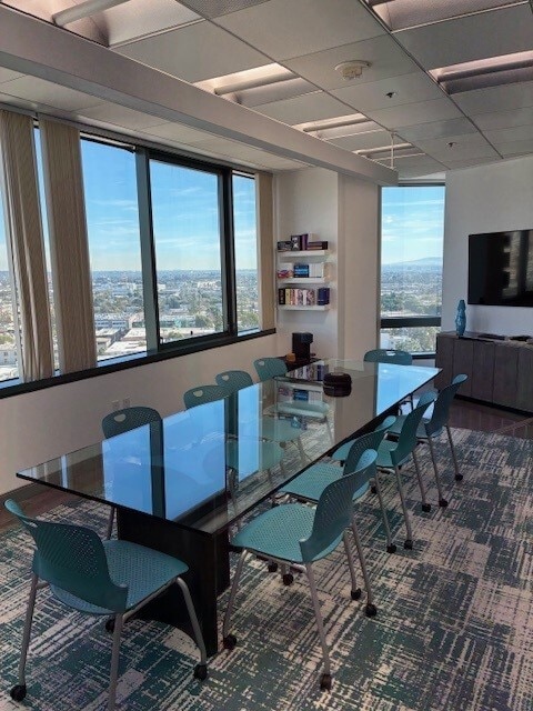 12400 Wilshire Blvd, Los Angeles, CA à louer Photo intérieure– Image 1 sur 2