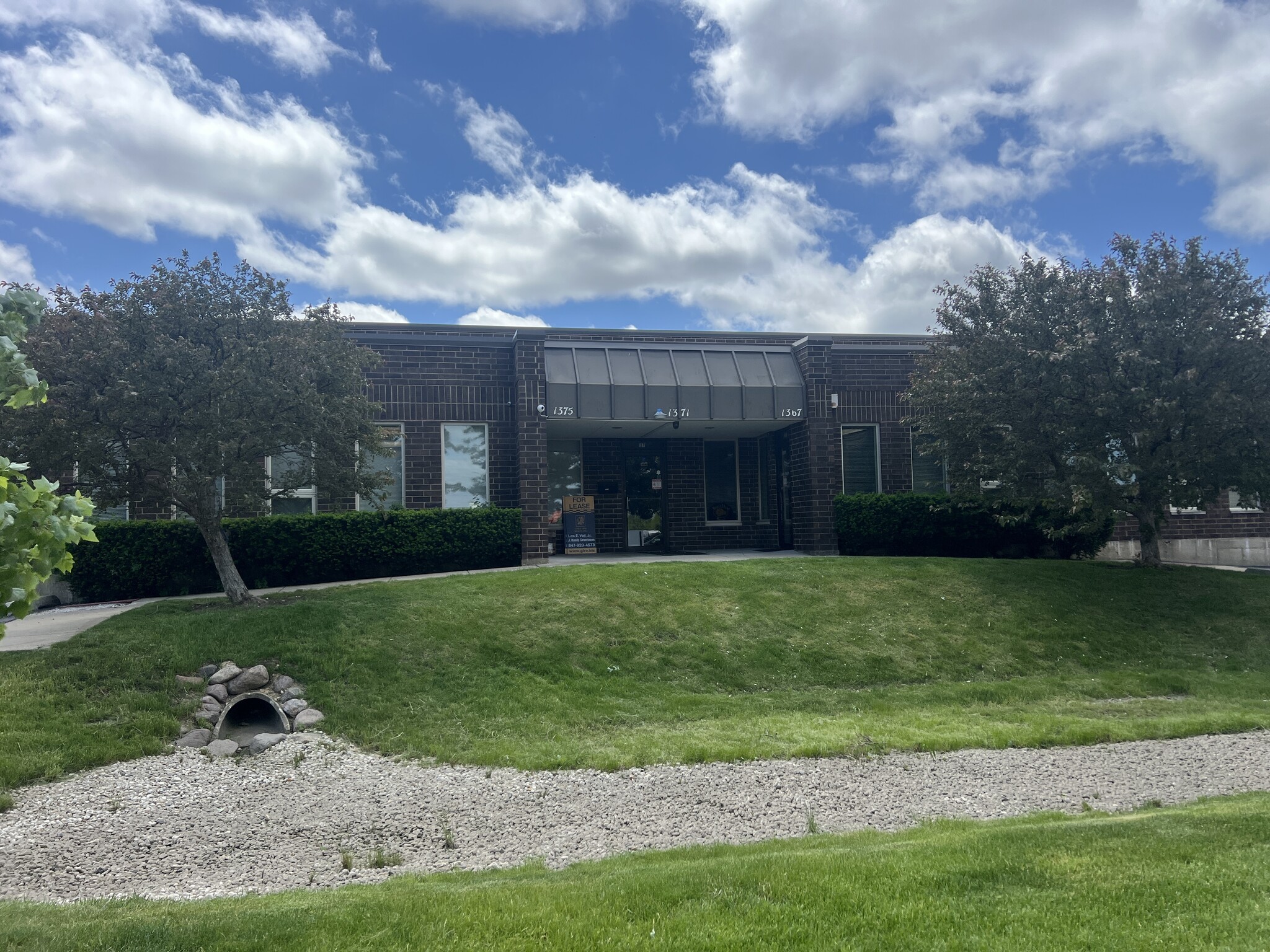 1371-1375 Wilhelm Rd, Mundelein, IL à louer Photo de l’immeuble– Image 1 sur 41