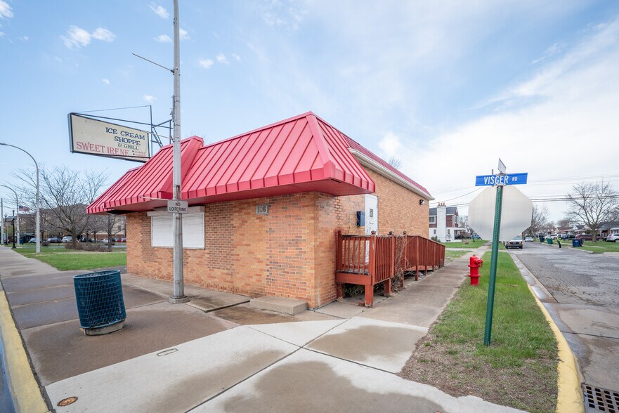 196 Visger Rd, River Rouge, MI à vendre - Photo de l’immeuble – Image 2 sur 15