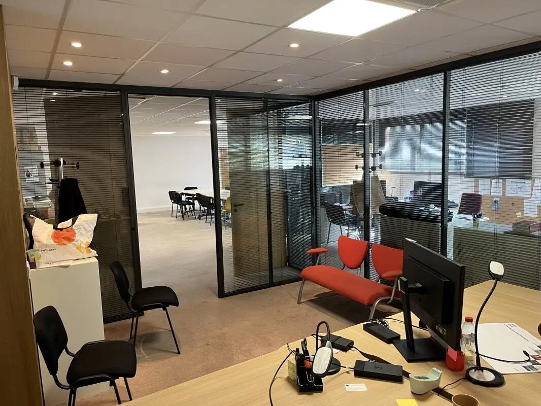 Bureau dans La Valette-du-Var à louer Photo de l’immeuble– Image 1 sur 10