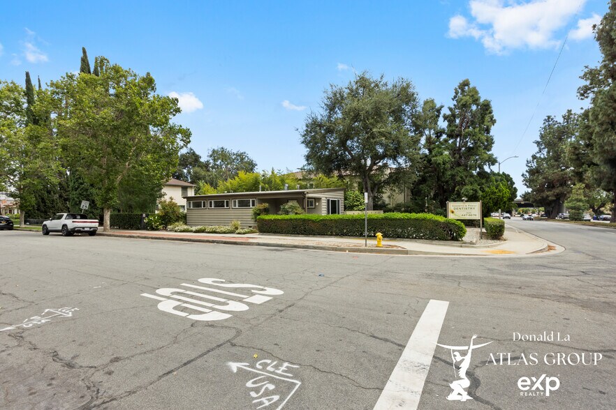 910 N Santa Anita Ave, Arcadia, CA à vendre - Photo de l’immeuble – Image 2 sur 21