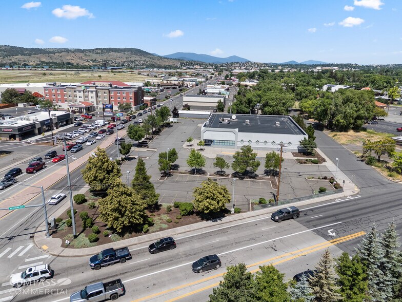 2521 S 6th St, Klamath Falls, OR à vendre - Photo de l’immeuble – Image 3 sur 16