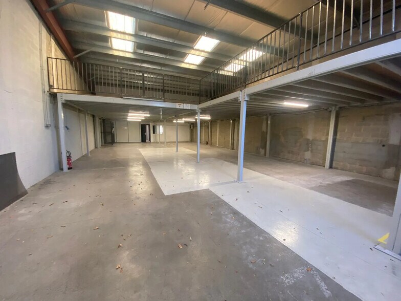 Local d'activités dans Marseille à vendre - Photo intérieure – Image 2 sur 11