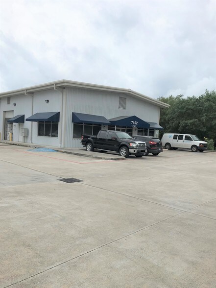 7102 Brookside Rd, Pearland, TX à louer - Photo de l’immeuble – Image 1 sur 4