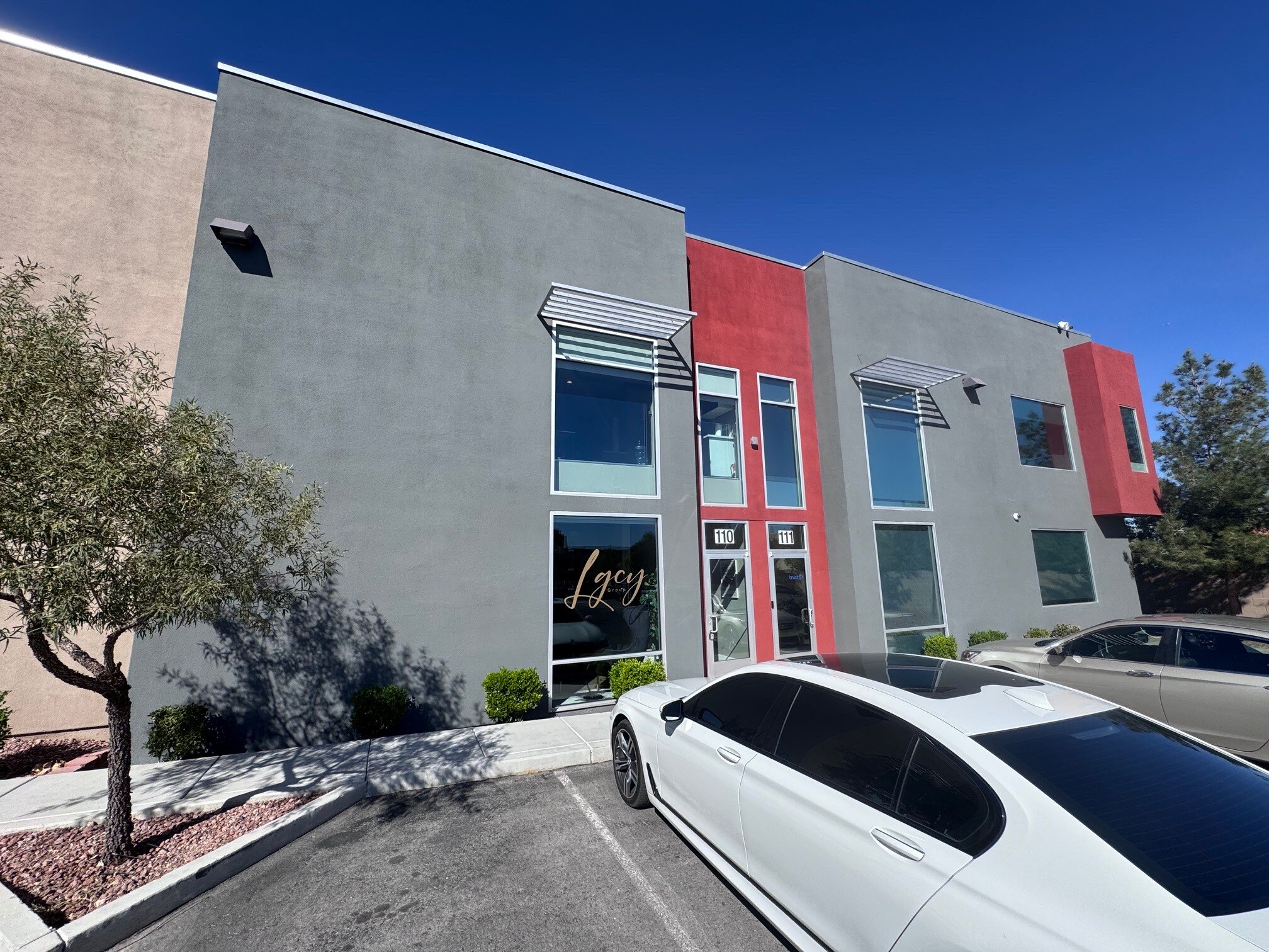 7336 W Post Rd, Las Vegas, NV à louer Photo de l’immeuble– Image 1 sur 9