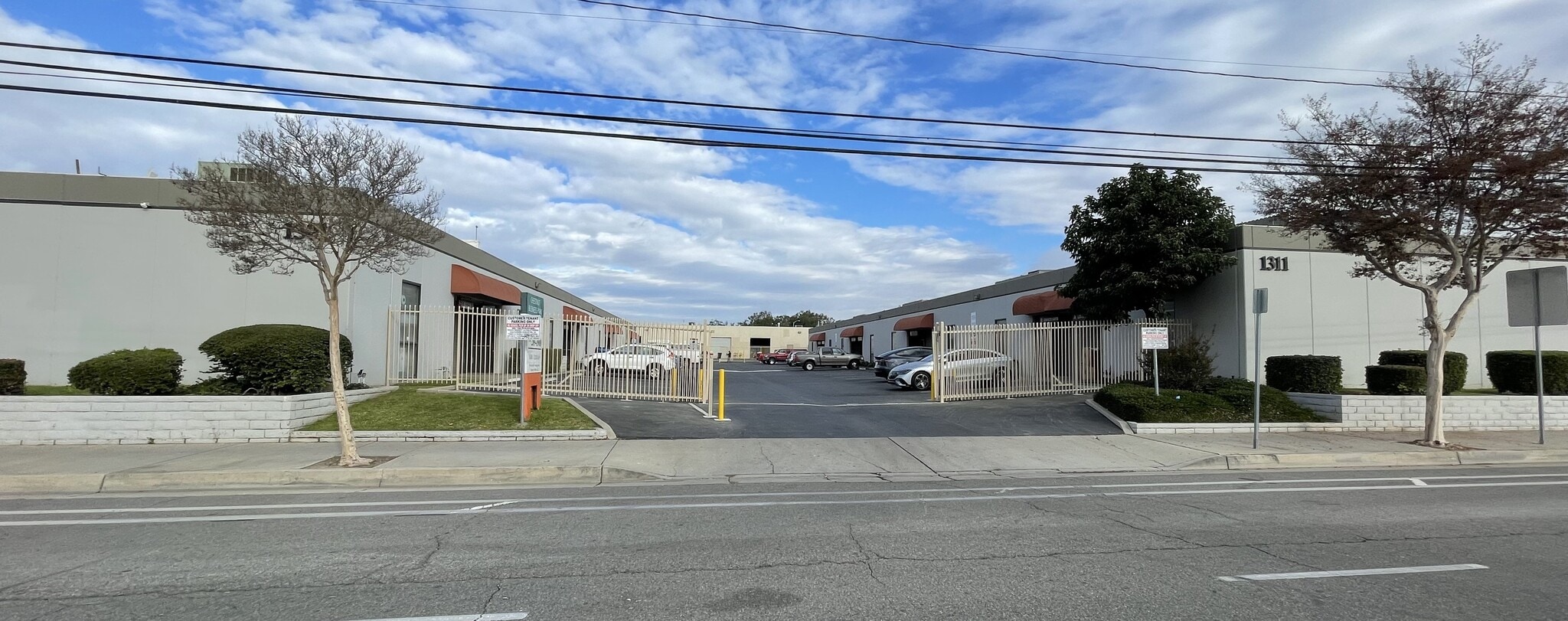 1311 E Chestnut Ave, Santa Ana, CA à louer Photo principale– Image 1 sur 5