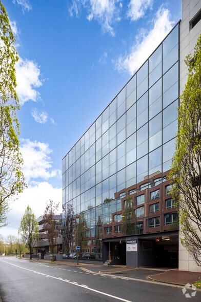 22 Quai Galliéni, Suresnes à louer - Photo de l’immeuble – Image 2 sur 6