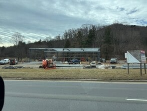 841 Charlotte Hwy, Fairview, NC à louer Photo intérieure– Image 2 sur 2