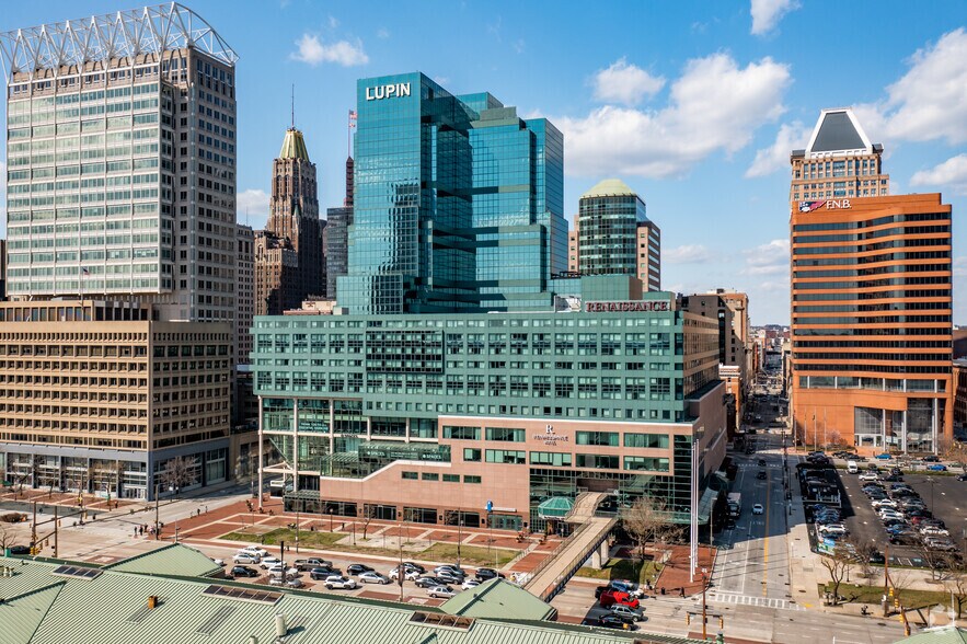 111 S Calvert St, Baltimore, MD à louer - Photo de l’immeuble – Image 1 sur 9