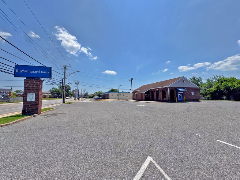 3101 North Point Rd, Dundalk, MD à vendre - Photo de l’immeuble – Image 2 sur 5