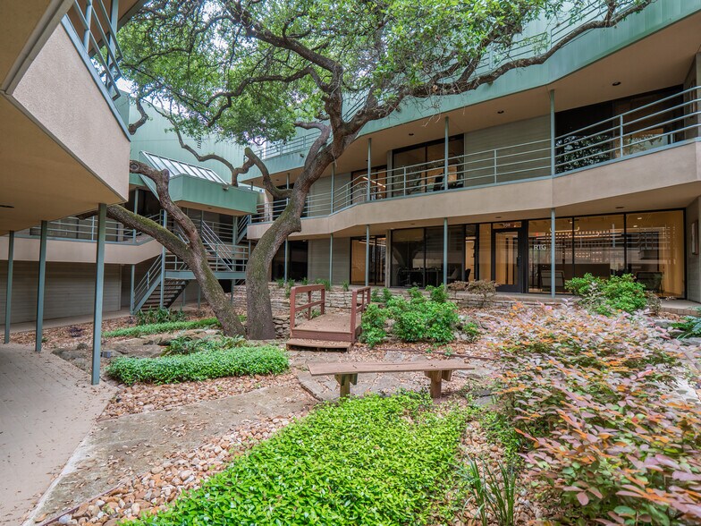 4210 Spicewood Springs Rd, Austin, TX à vendre - Photo de l’immeuble – Image 2 sur 18