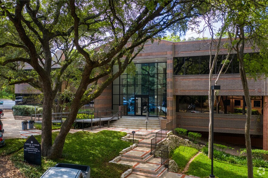 9005 Mountain Ridge Dr, Austin, TX à vendre - Photo de l’immeuble – Image 2 sur 5