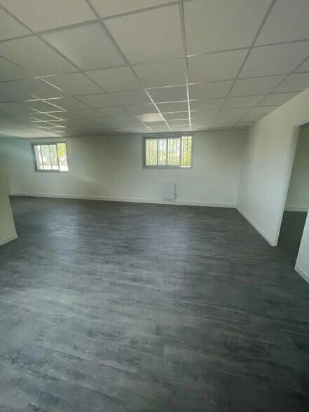 20 Rue Du Bel Air, Lisses à louer - Photo de l’immeuble – Image 2 sur 12