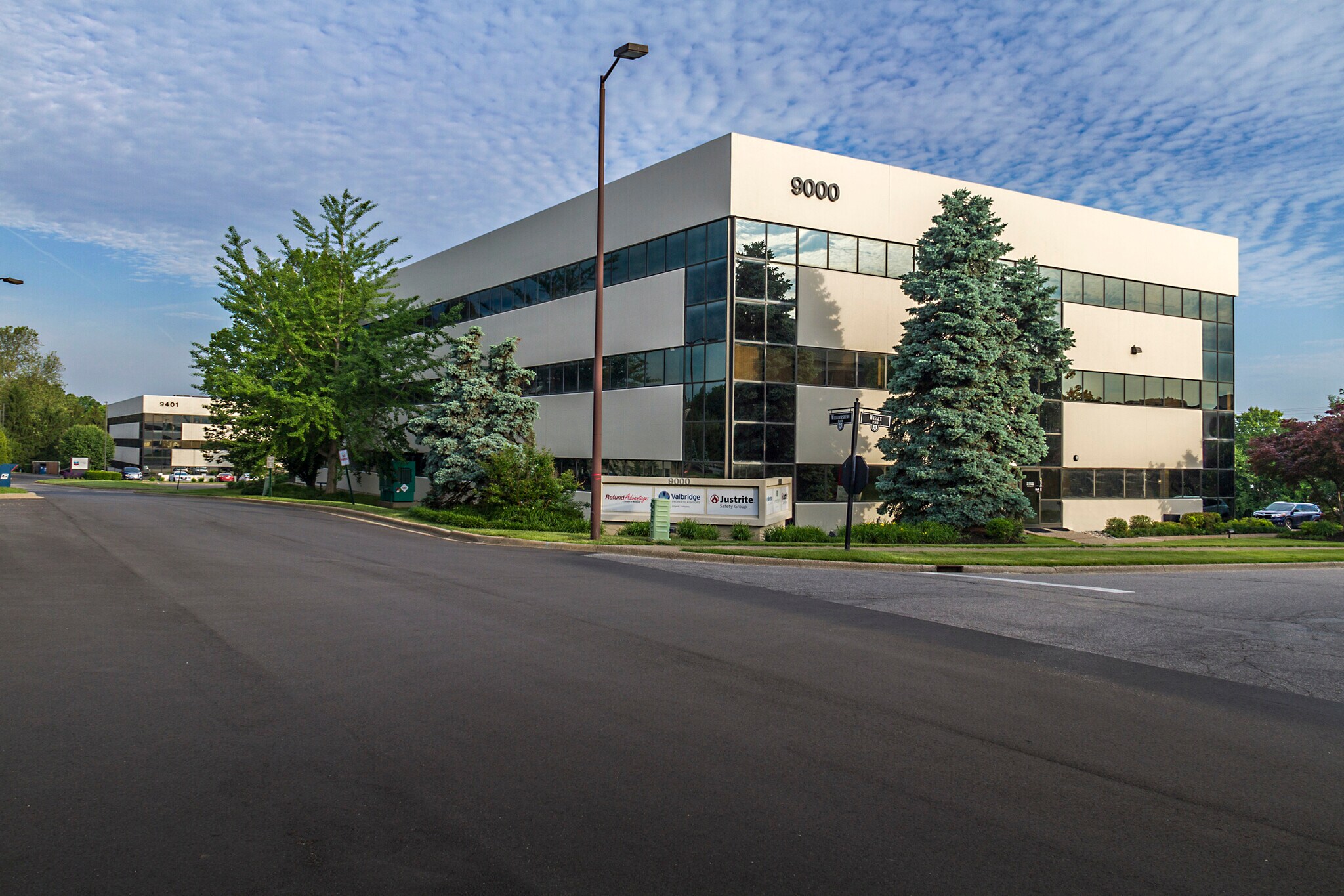 9401 Williamsburg Plaza, Louisville, KY à louer Photo de l’immeuble– Image 1 sur 3