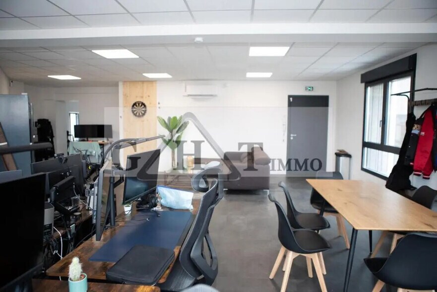 Bureau dans Bagnolet à louer - Photo de l’immeuble – Image 3 sur 8