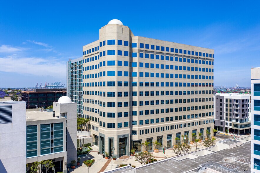 222 W 6th St, San Pedro, CA à louer - Photo de l’immeuble – Image 2 sur 9