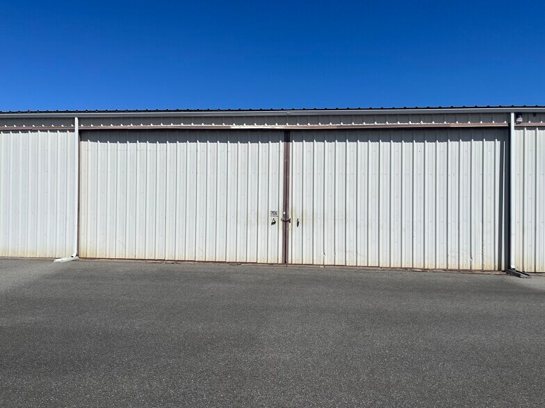 1402 Fairchild Airport Rd, Port Angeles, WA à louer - Photo principale – Image 1 sur 1
