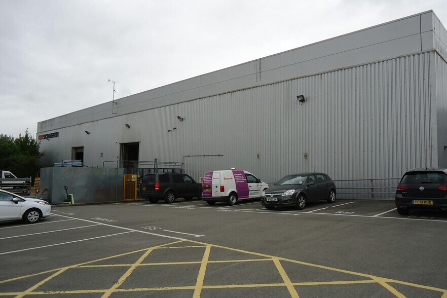 83-84 Livingstone Rd, Andover à louer - Photo de l’immeuble – Image 2 sur 2