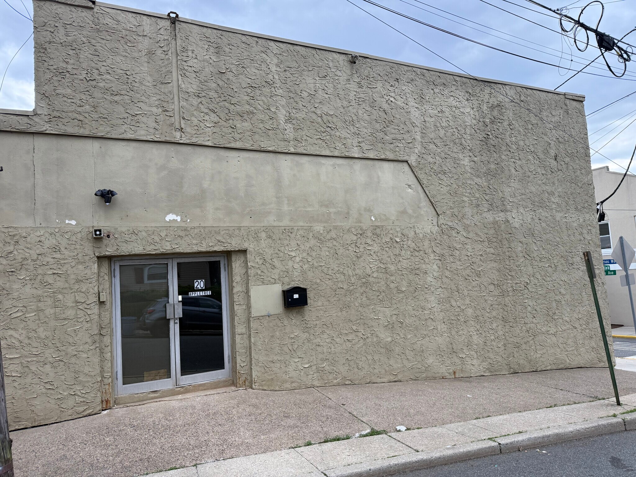 20 E Fort Lee Rd, Bogota, NJ à louer Photo principale– Image 1 sur 3