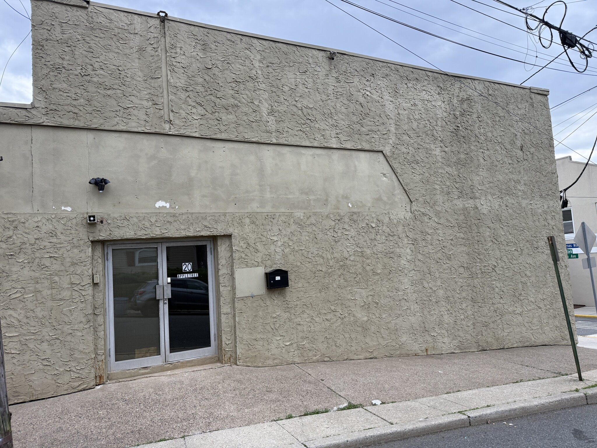 20 E Fort Lee Rd, Bogota, NJ à louer Photo de l’immeuble– Image 1 sur 5