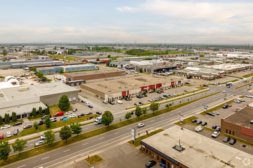 3148-3178 Boul Industriel, Laval, QC à louer - Aérien – Image 2 sur 20