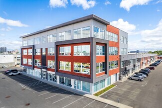 Plus de détails pour 4700-4702 Rue Louis-B.-Mayer, Laval, QC - Bureau, Industriel/Logistique à louer