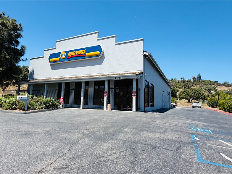 27354 Valley Center Rd, Valley Center, CA à louer - Photo principale – Image 1 sur 5
