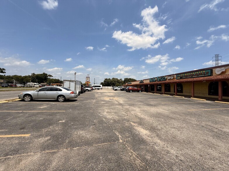 1310-1312 N Wayside Dr, Houston, TX à louer - Photo de l’immeuble – Image 3 sur 5