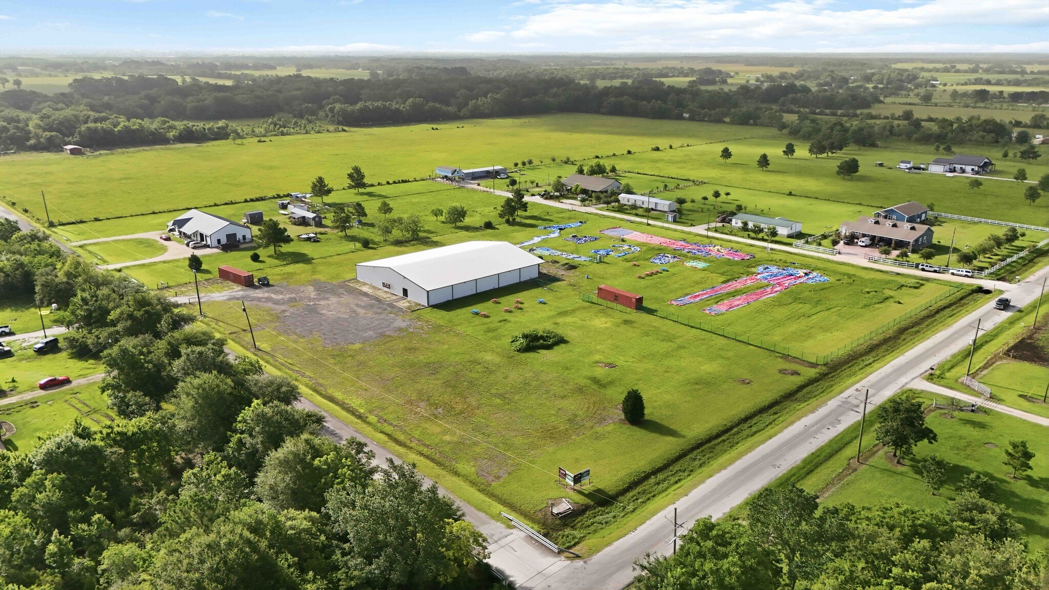 1061 County Road 6111, Dayton, TX à vendre Photo principale– Image 1 sur 63