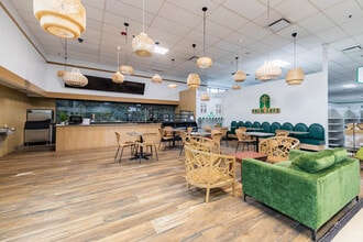 4151 S Canton Center Rd, Canton, MI à louer Photo intérieure– Image 1 sur 5