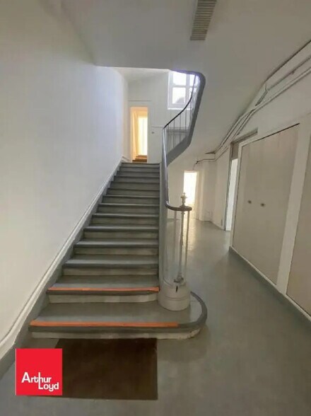 Bureau dans Châteaudun à vendre - Photo de l’immeuble – Image 3 sur 5