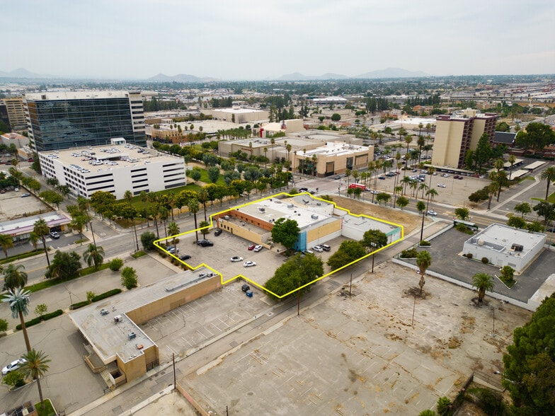 466-474 W 5th St, San Bernardino, CA à louer - Photo de l’immeuble – Image 3 sur 12