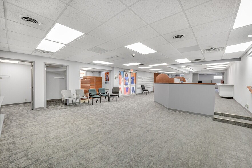2645-2655 W Central Ave, Toledo, OH à vendre - Photo de l’immeuble – Image 3 sur 12