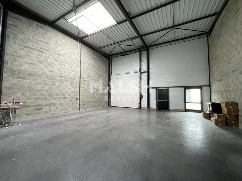 459 Rue De L'Industrie, Saint-André-de-Corcy à louer - Photo intérieure – Image 2 sur 12