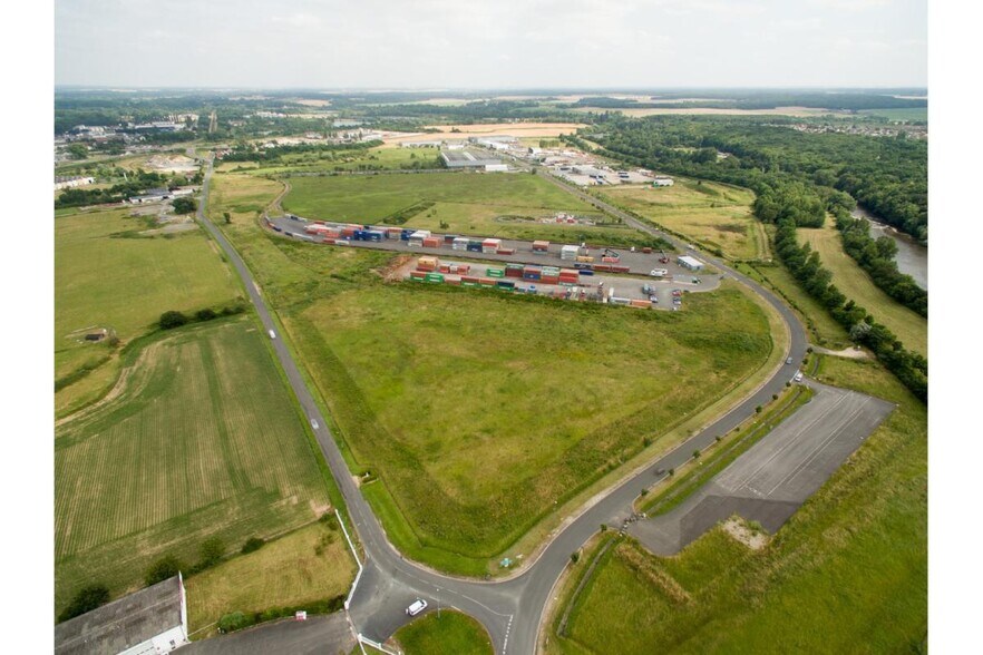 Terrain dans Vierzon à vendre - Aérien – Image 3 sur 4