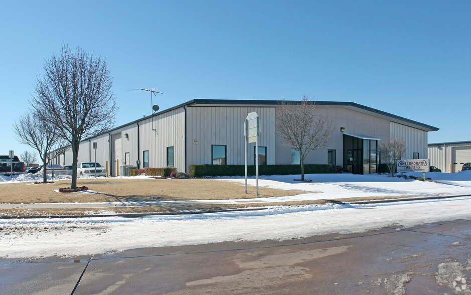 308 Westland Dr, Edmond, OK à vendre - Photo principale – Image 1 sur 5