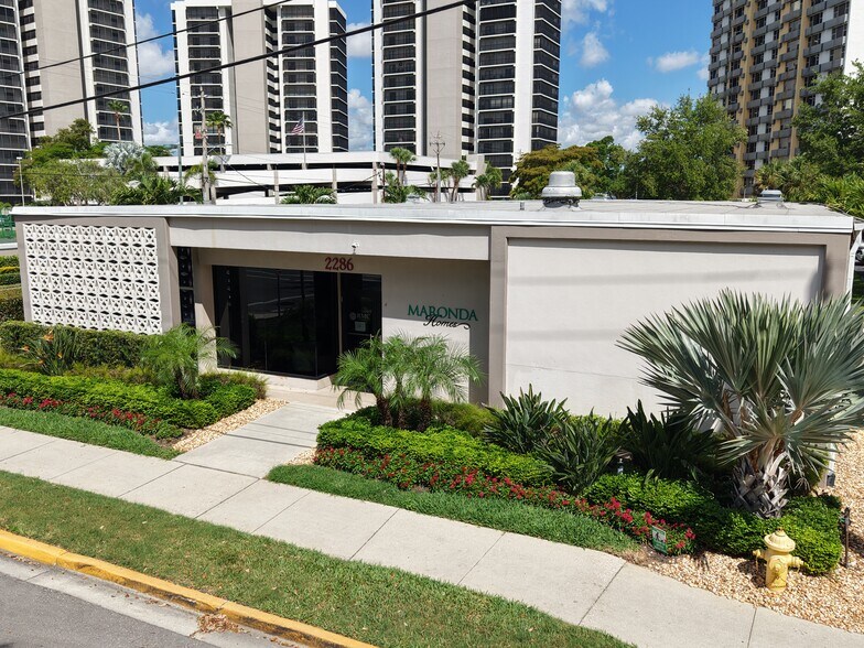 2286 W 1st St, Fort Myers, FL à louer - Photo de l’immeuble – Image 1 sur 12
