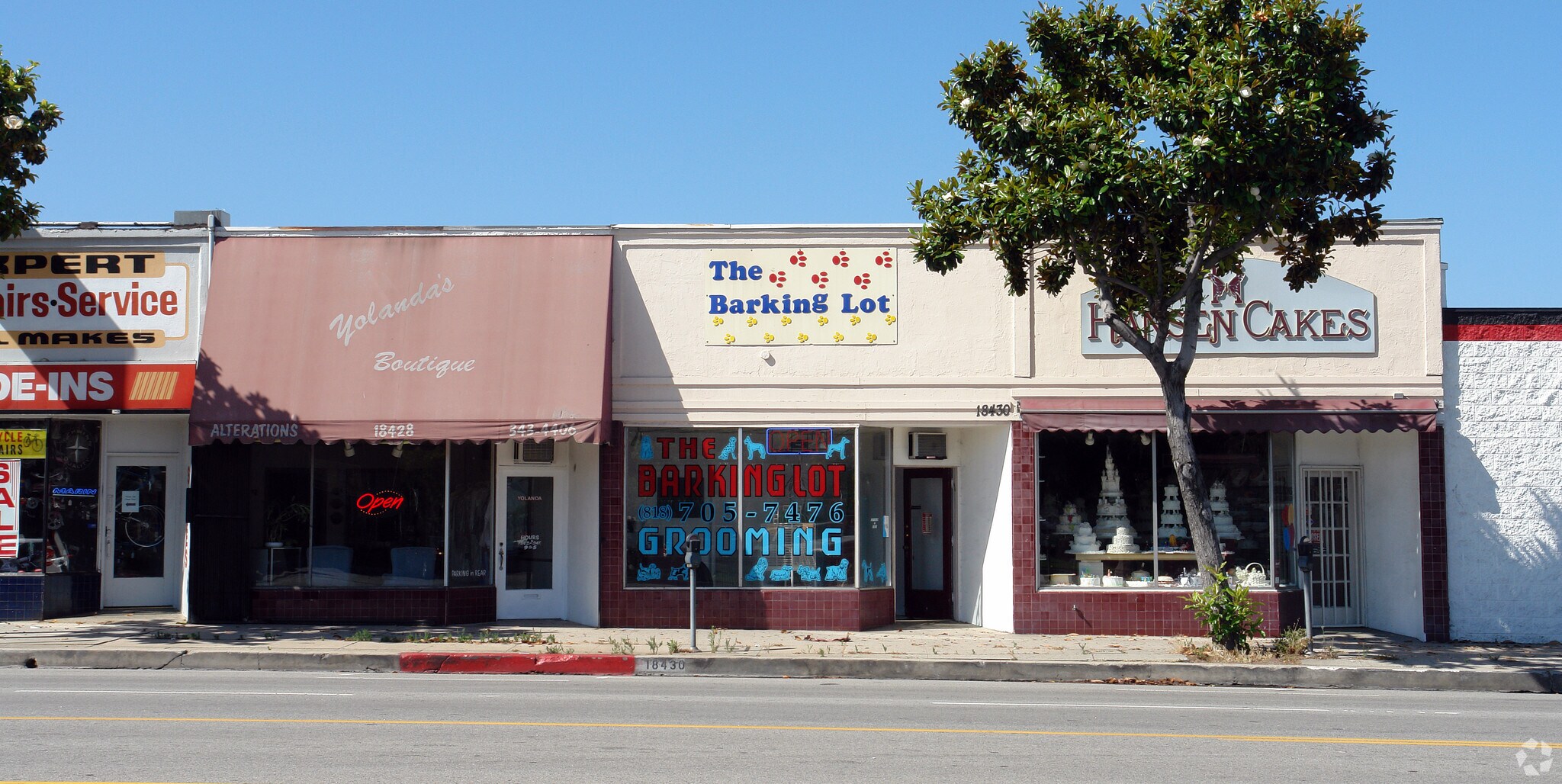 18428 Ventura Blvd, Tarzana, CA à vendre Photo principale– Image 1 sur 3