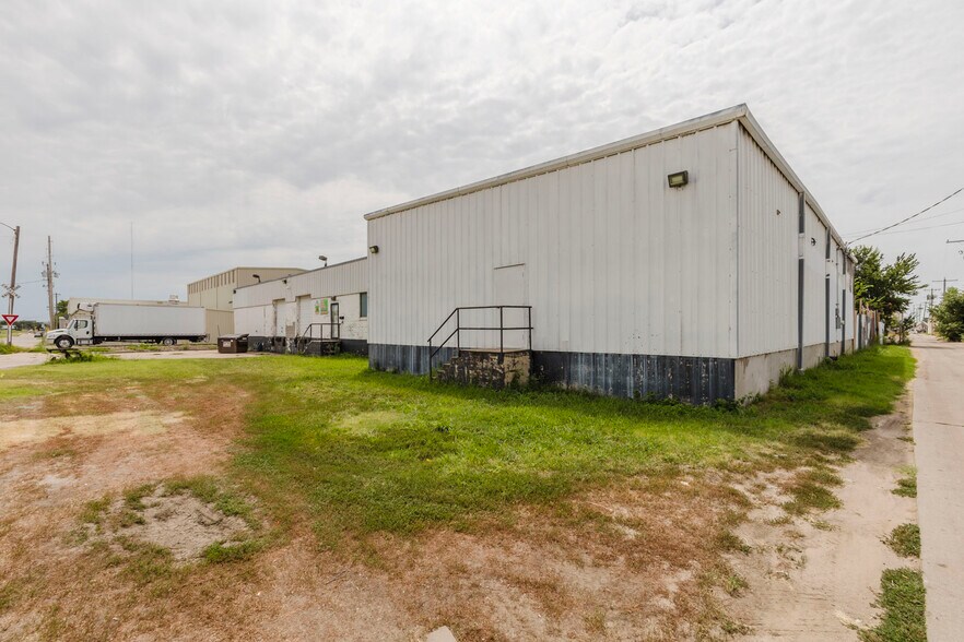 925 E 19th St, Wichita, KS à vendre - Photo de l’immeuble – Image 3 sur 31