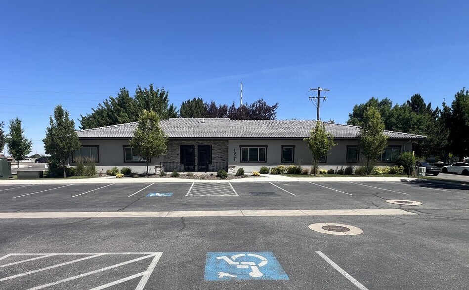 1921 E Overland Rd, Meridian, ID à louer - Photo de l’immeuble – Image 1 sur 11