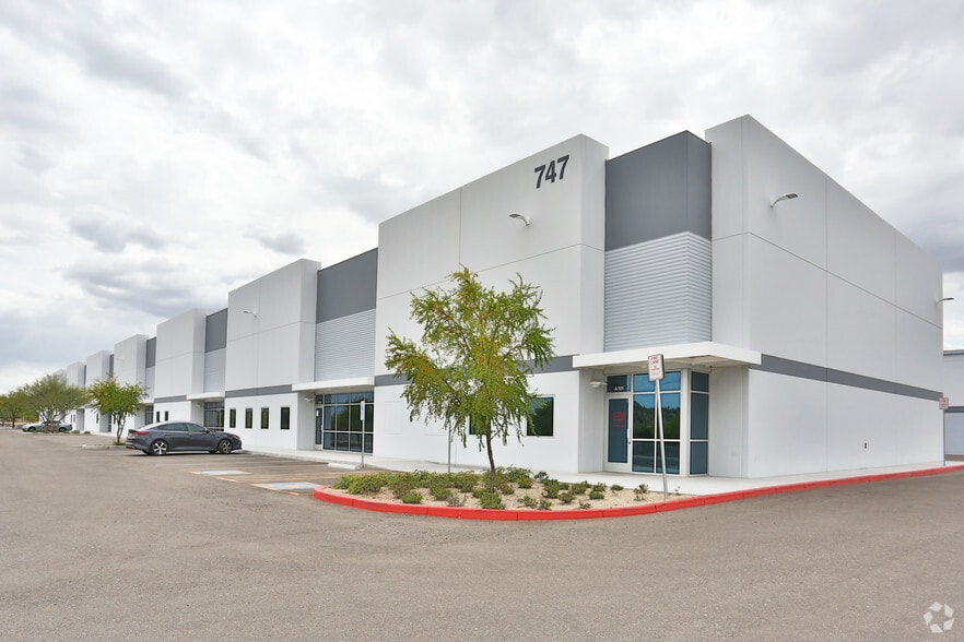 777 W Pinnacle Peak Rd, Phoenix, AZ à louer - Photo de l’immeuble – Image 3 sur 16