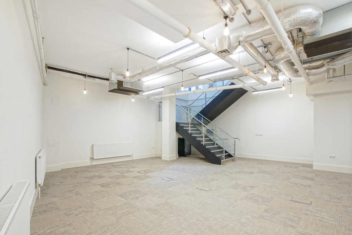 33-43 Pear Tree St, Londres, LND EC1V 3AG - Lot 41 - - Photo intérieure - Image 2 of 4