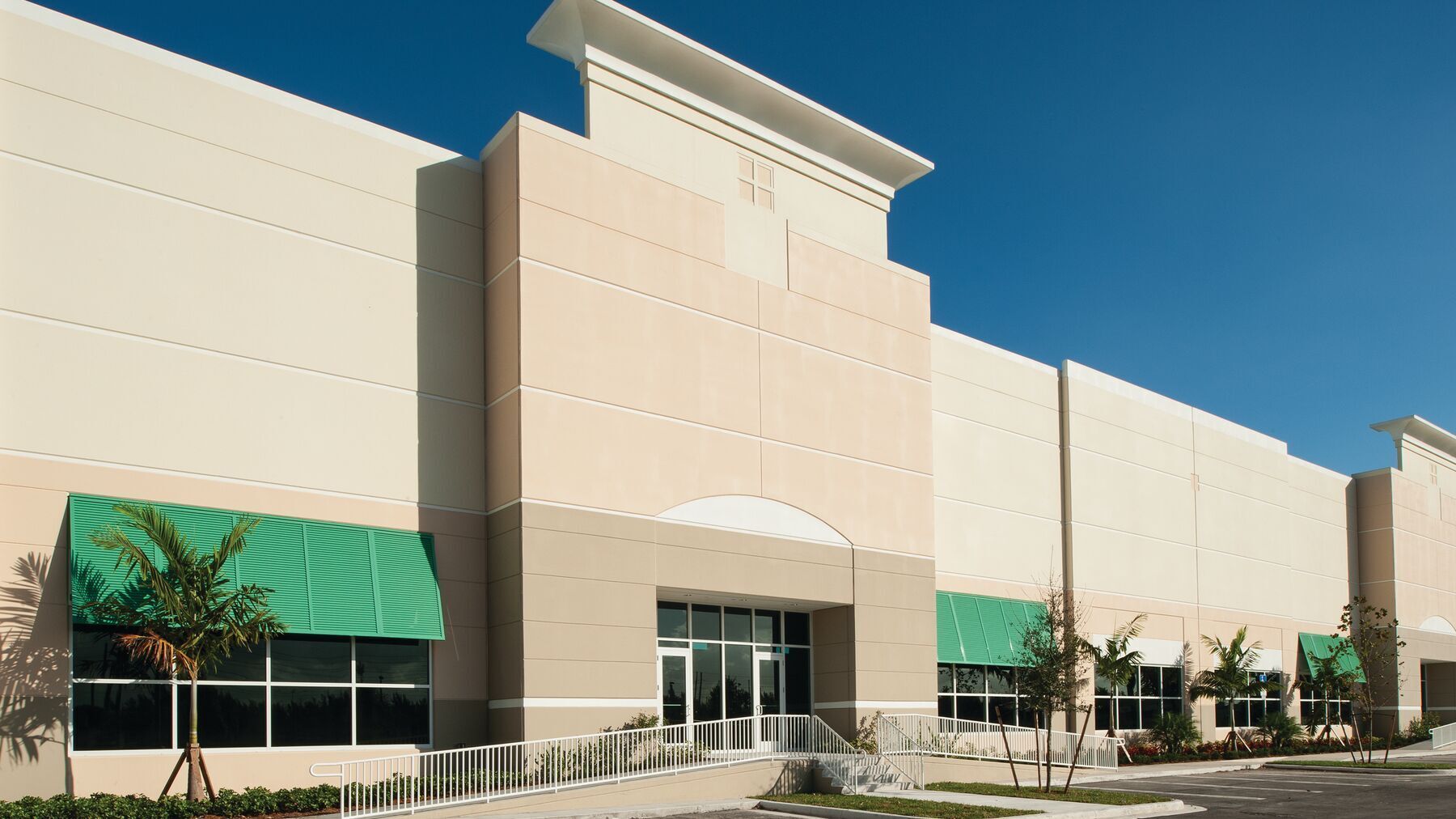 2900 NW 27th Ave, Pompano Beach, FL à louer Photo principale– Image 1 sur 15