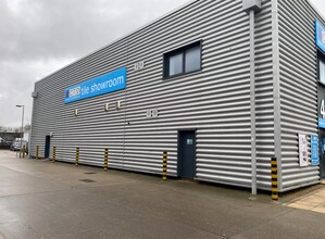 390 North Circular Rd, Londres à louer Photo de l’immeuble– Image 2 sur 5