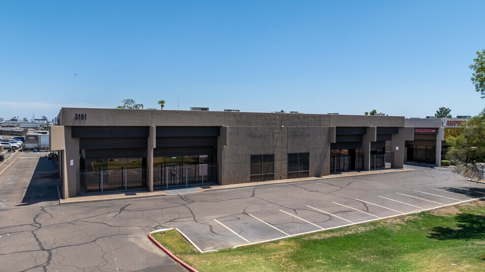 3161 N 35th Ave, Phoenix, AZ à louer - Photo de l’immeuble – Image 2 sur 8